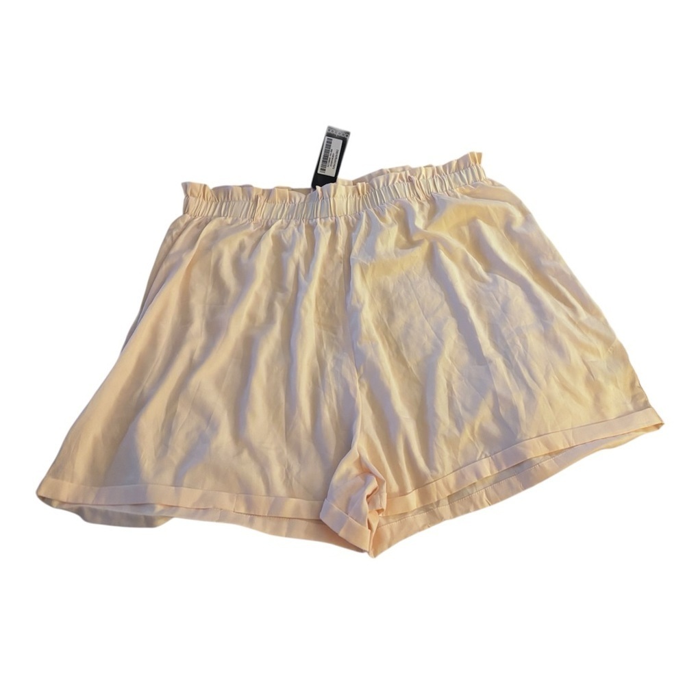 NWT Boohoo Banana Cream Yellow High Waist Springtime Shorts | Size 18
